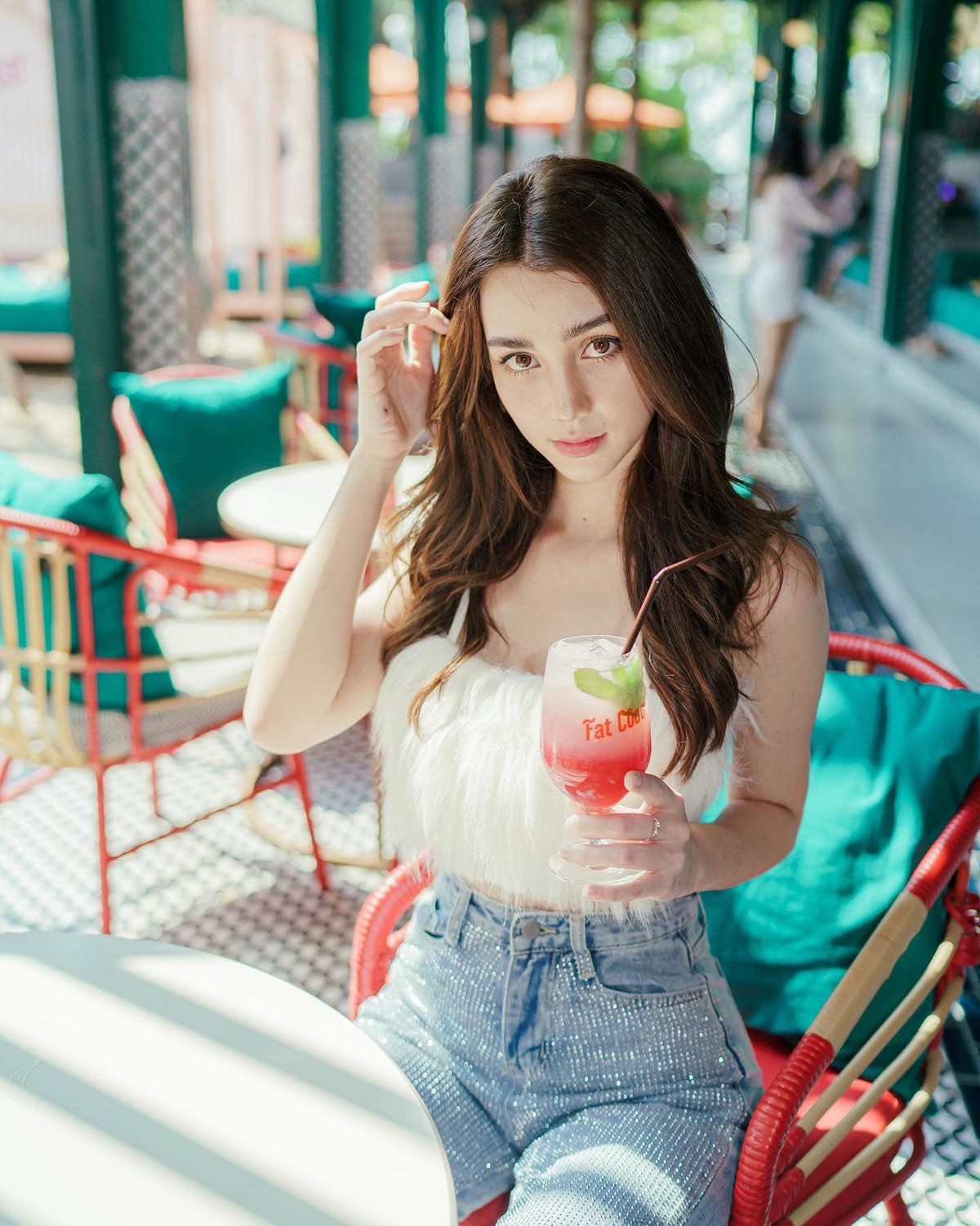 Cô cũng được biết đến khi dự thi "The Face Thailand 3", sự nghiệp của Sophie Jacquier từ đó lên như diều gặp gió. Danh tiếng của Sophie Jacquier không chỉ dừng lại ở Thái Lan mà còn khiến cư dân mạng châu Á trong đó có Việt Nam xôn xao.