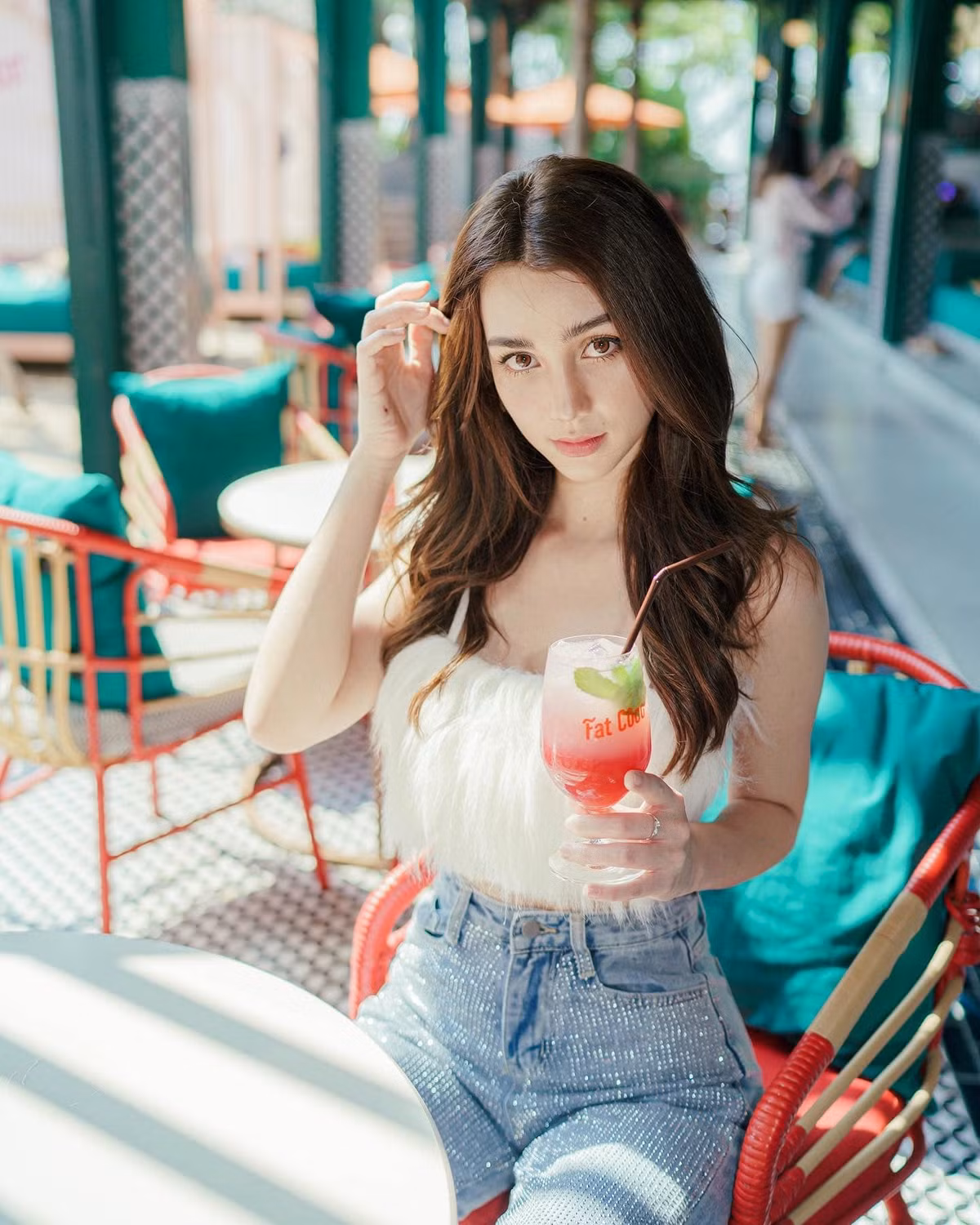 Cô cũng được biết đến khi dự thi "The Face Thailand 3", sự nghiệp của Sophie Jacquier từ đó lên như diều gặp gió. Danh tiếng của Sophie Jacquier không chỉ dừng lại ở Thái Lan mà còn khiến cư dân mạng châu Á trong đó có Việt Nam xôn xao.