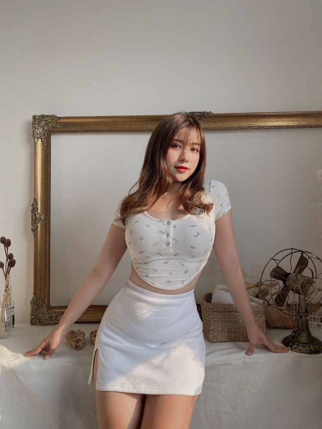 Nổi bật với gương mặt xinh đẹp, vóc dáng chuẩn đẹp Nguyễn Thanh Hải cũng gặp một số rắc rối khi thường xuyên phải nhận những tin nhắn khiếm nhã.