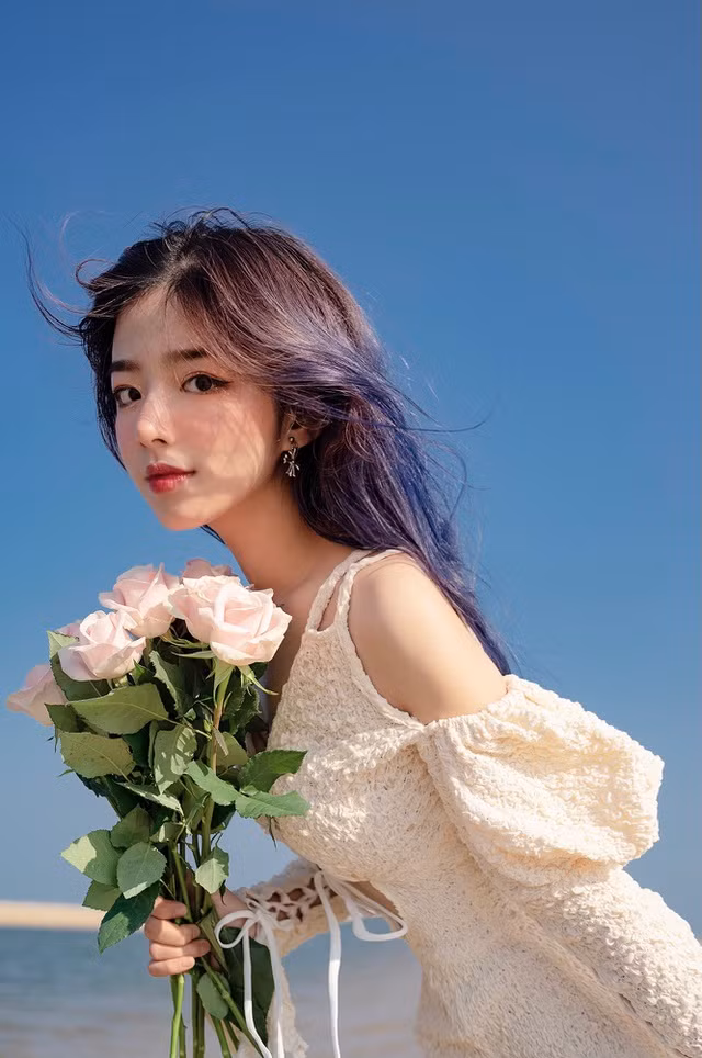 Phan Hằng thậm chí còn được đưa tin trên các trang báo nước ngoài như Star Entertainment hay Now News,…