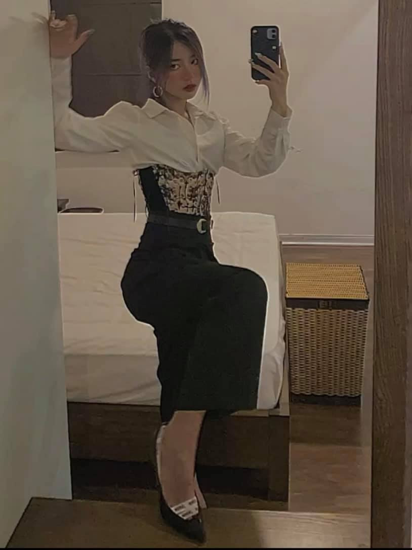 Tài khoản của Hằng hiện có hơn 535.000 người theo dõi. Cô được đánh giá là nữ sinh Đại học Kinh tế quốc dân có nhiều fans nhất hiện nay.