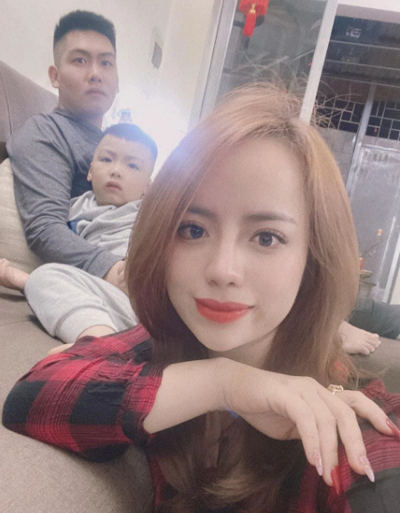 Được biết, chị Loan hiện là lao động chính trong gia đình, ngoài công việc kinh doanh online khá bận rộn chị vẫn dành nhiều thời gian để chuẩn bị tươm tất cho các bữa ăn gia đình được ngon nhất, đẹp mắt nhất.