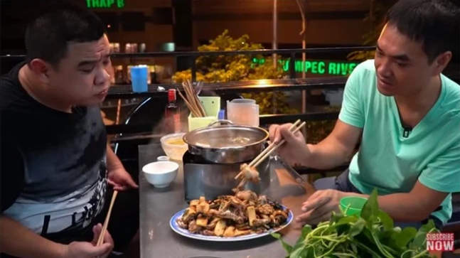 Kênh Hà Nội Phố được lập vào năm 2017 và tính đến nay đã có hơn 400,000 subcribers với 1.210 video được đăng tải.