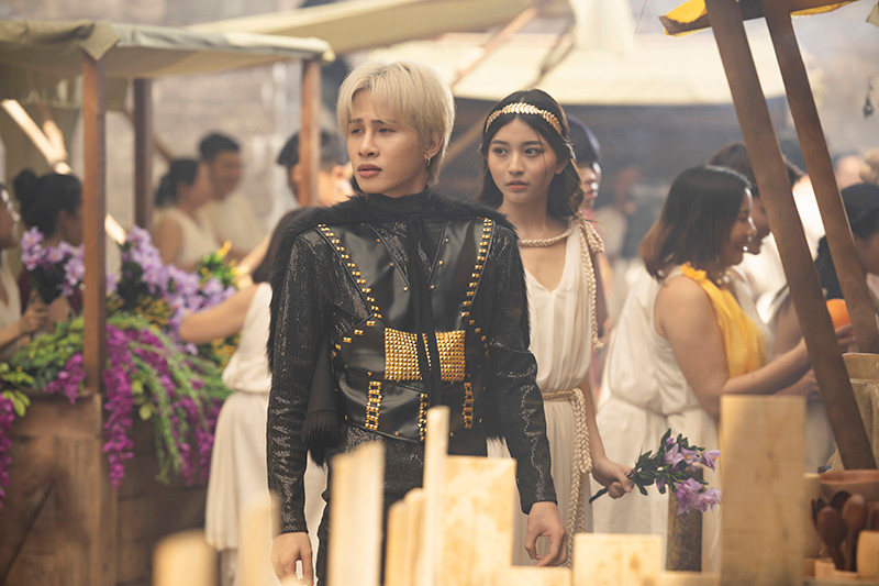 MV mới của Jack kể về câu chuyện tình xuyên kiếp đầy lãng mạn giữa một ma cà rồng và một cô gái.