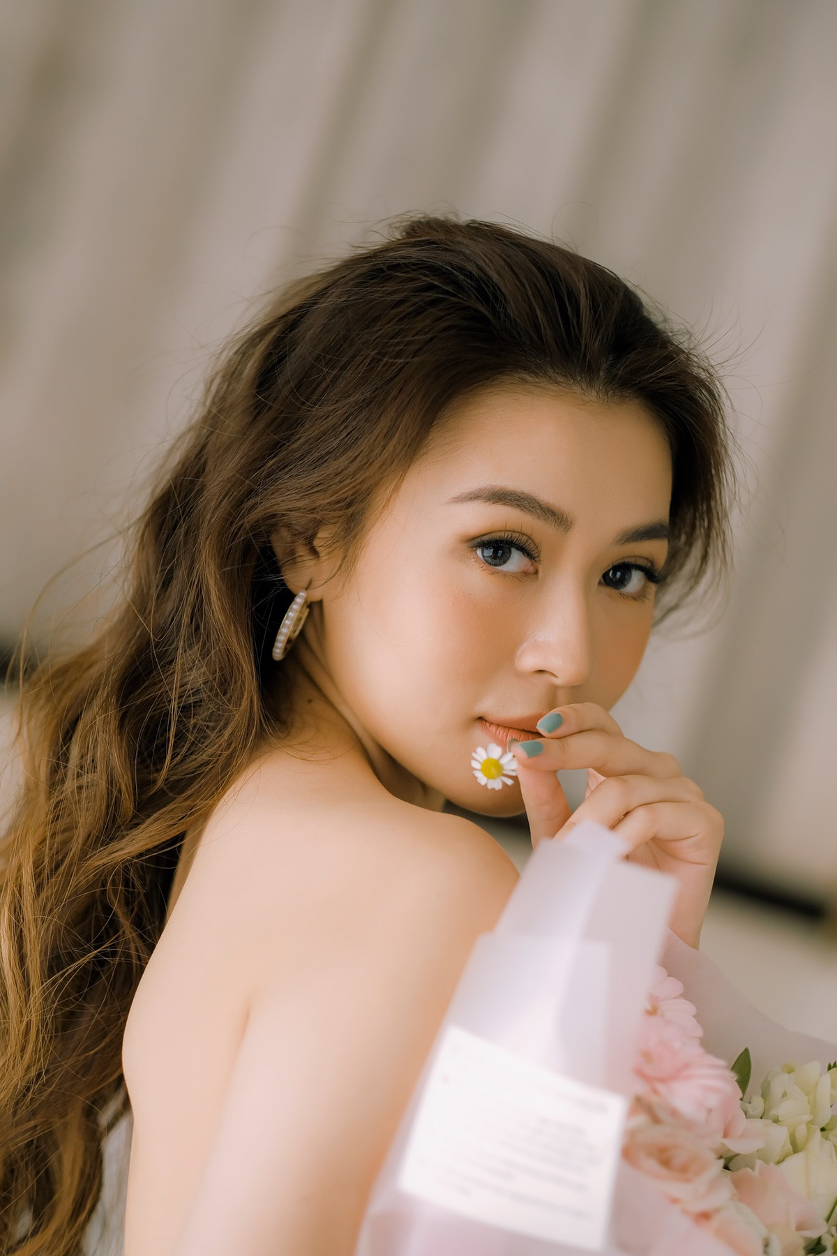 Sau quãng thời gian du học ở Mỹ thì hiện tại cô nàng đã về nước và theo đuổi công việc của một YouTuber toàn thời gian.