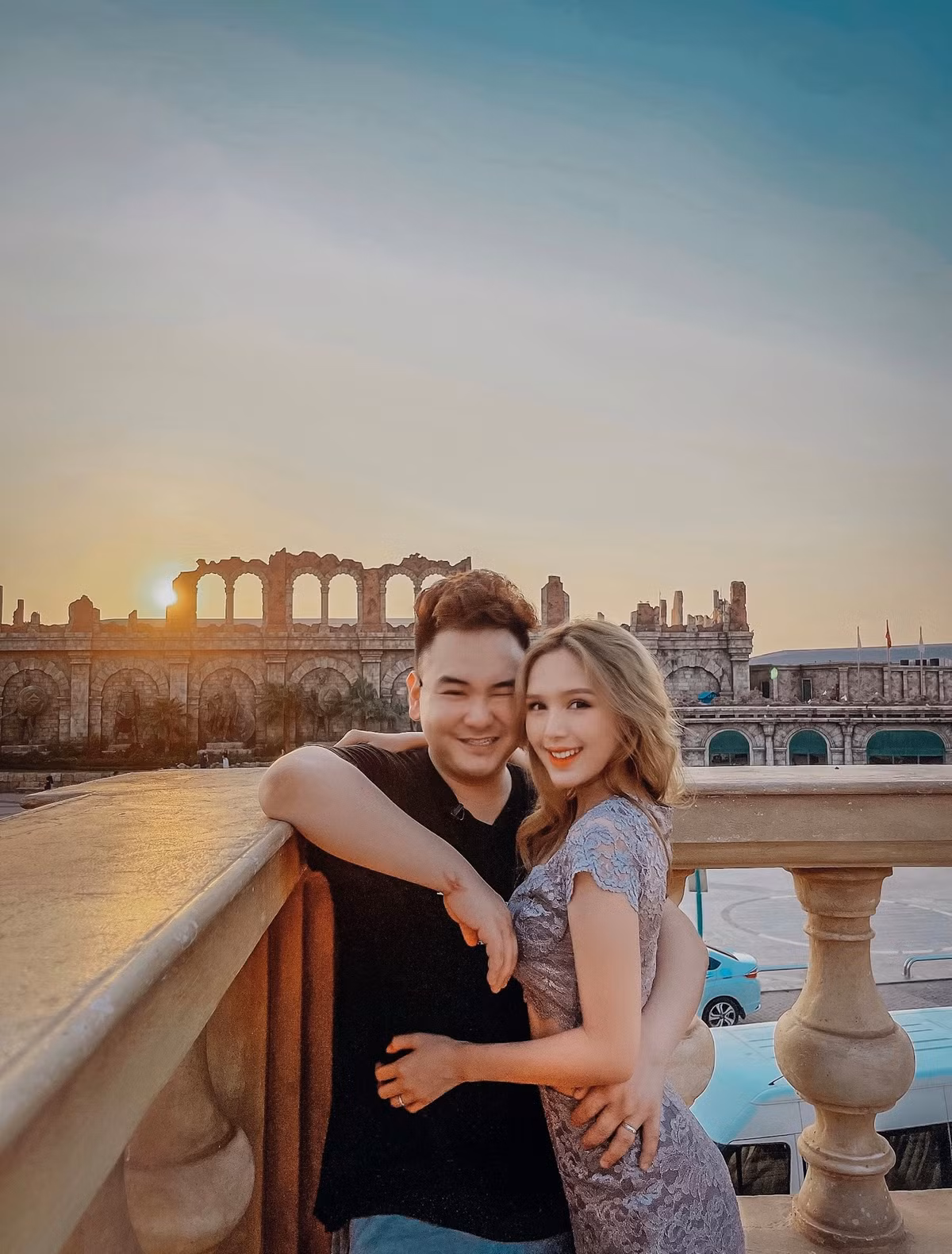 Lên xe hoa vào năm 18 tuổi, hot girl Xoài Non được nhiều người ngưỡng mộ vì cuộc sống hôn nhân không khác gì một nàng công chúa.