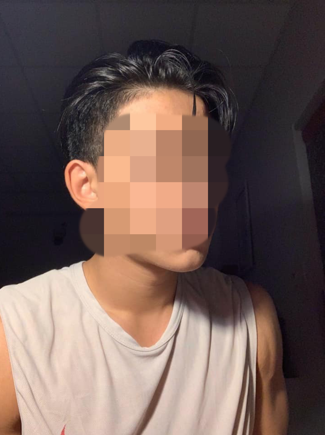 TikToker được cho là lộ clip nóng nổi như cồn trên TikTok với vẻ ngoài điển trai, body 6 múi, có hình xăm.