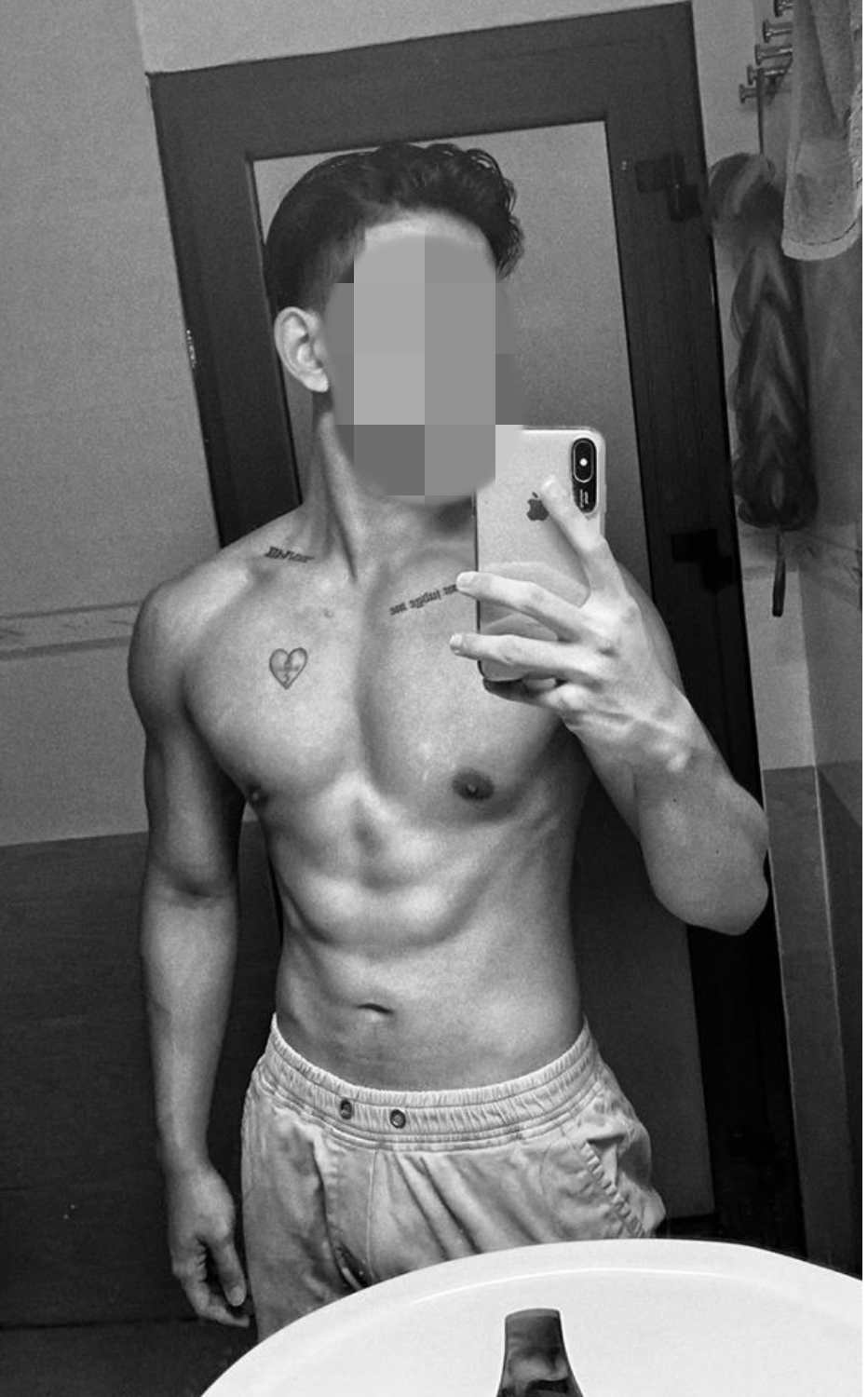 Được biết các clip được xuất phát từ Twitter, sau đó lan rộng ra các nền tảng khác.