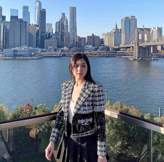 Tuy bận rộn với công việc kinh doanh và chăm sóc gia đình nhưng Tiểu Giang vẫn giữ được vóc đang thon gọn.