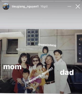 Bức ảnh này người chiếm trọn spotlight không còn thuộc về cô nàng mà chính là nhan sắc "cực phẩm" của bố mẹ hot girl làng rich kid Tiểu Giang. Không cần trang điểm cầu kỳ hay dùng filter chỉnh sửa, dung nhan của bố mẹ cô vẫn nổi bần bật.