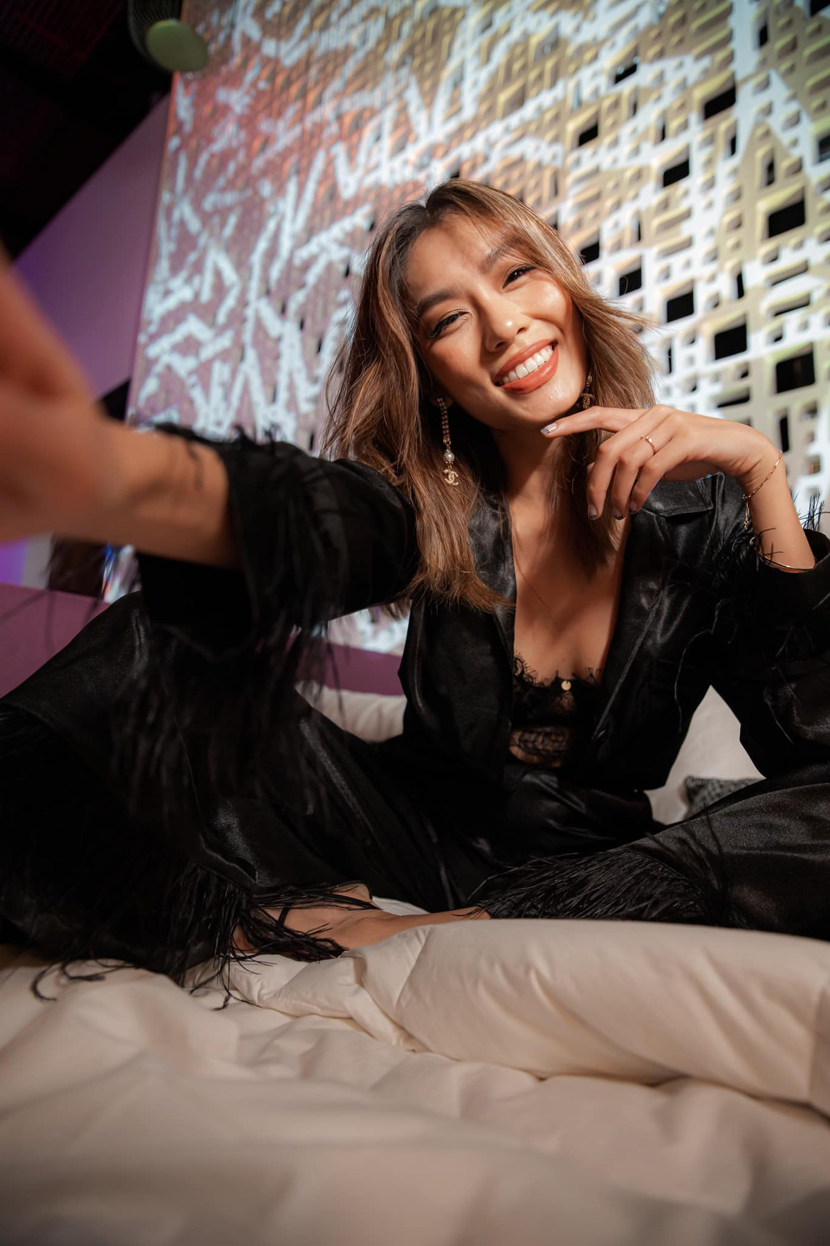 Hình ảnh Thảo Nhi Lê bình thường, giản dị, khác hẳn với các bộ ảnh trước đó khiến cư dân mạng thích thú.