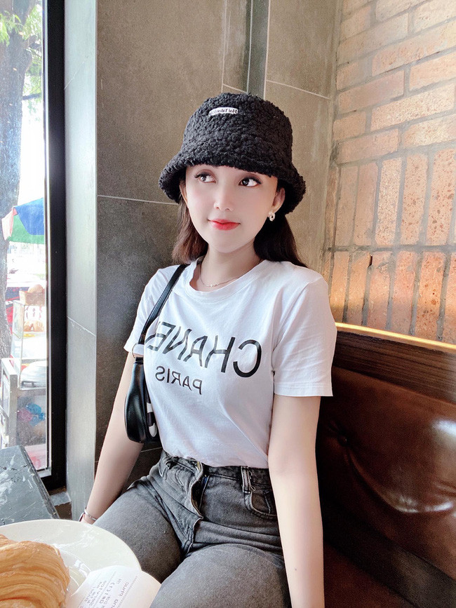 Giang cho biết nhiều chàng trai nói cô còn đẹp hơn cả phụ nữ "xịn". Thậm chí nhiều người còn khát khao muốn lấy cô làm vợ.