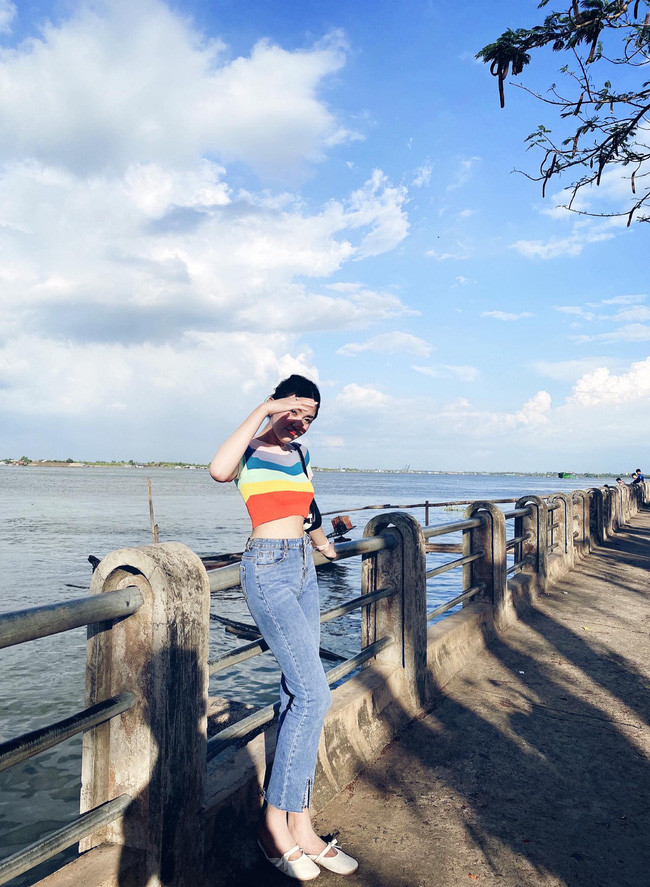 Thân hình của Giang cực nuột nà, thon gọn mà cánh chị em phải mong muốn có được.