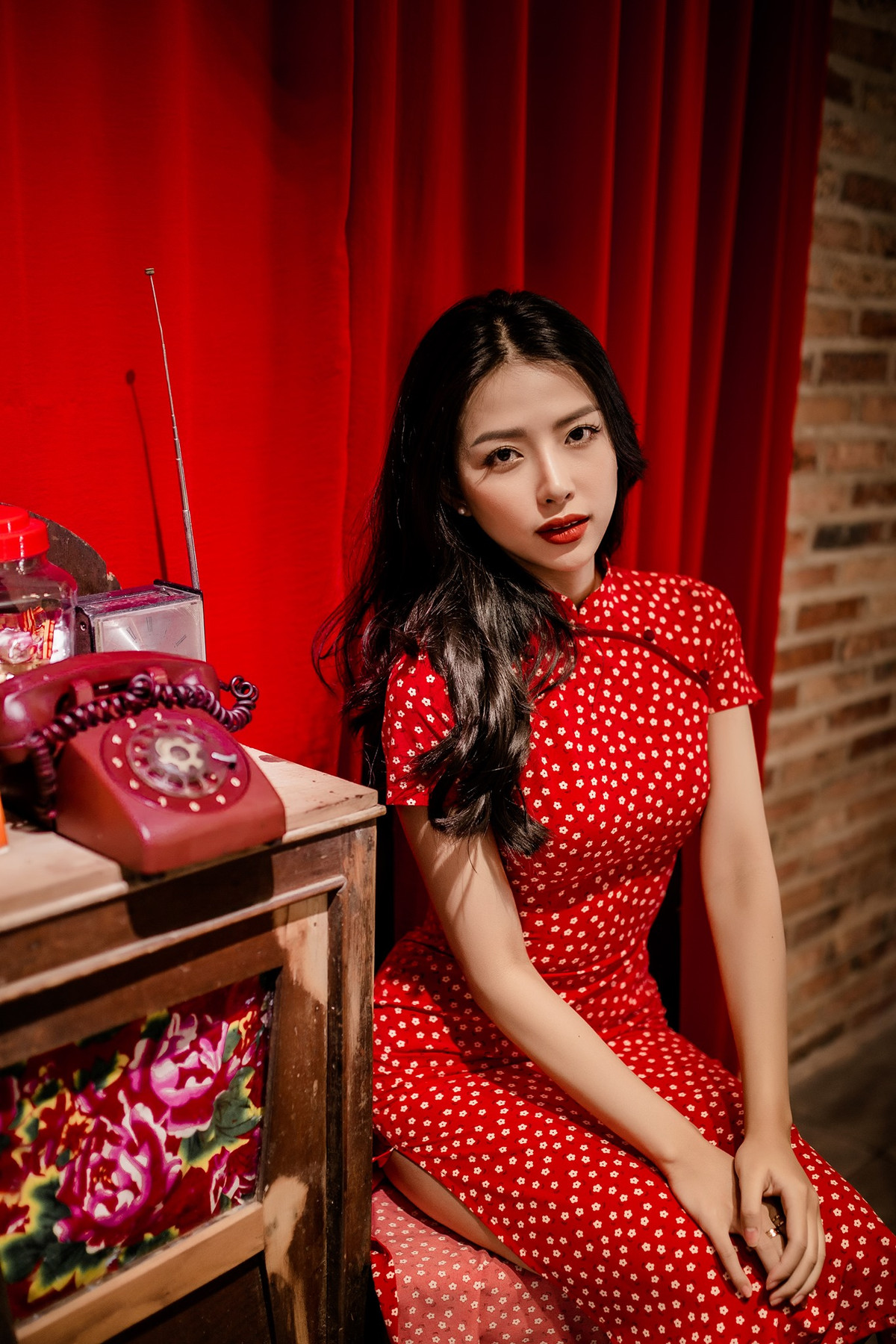 Khánh Vy tiếp tục theo đuổi đam mê nghệ thuật, cô và Phan Mạnh Quỳnh gặp nhau và công khai hẹn hò vào năm 2017, sau 1 năm yêu đương.