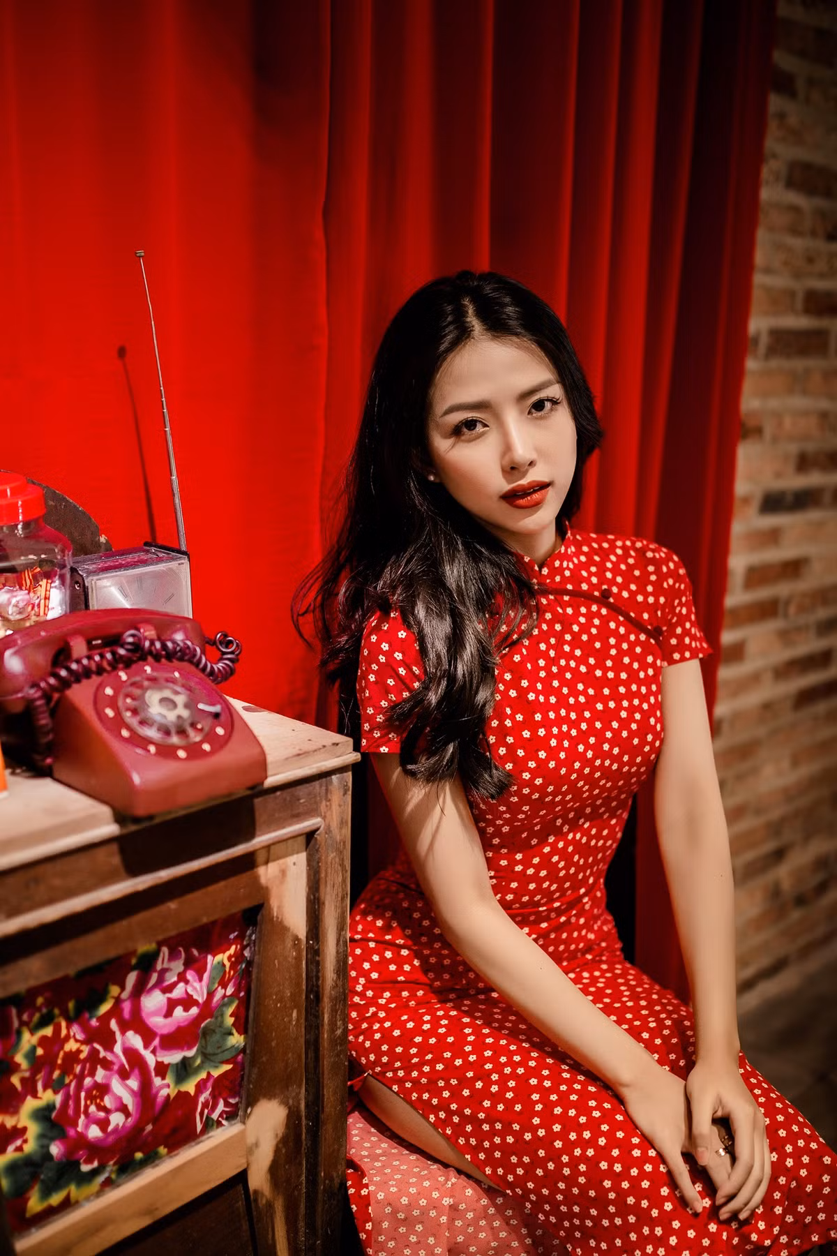 Khánh Vy tiếp tục theo đuổi đam mê nghệ thuật, cô và Phan Mạnh Quỳnh gặp nhau và công khai hẹn hò vào năm 2017, sau 1 năm yêu đương.