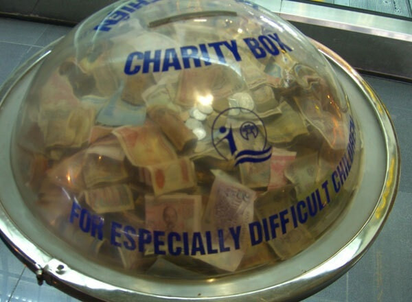 Cụm từ "Difficult children" được hiểu là những đứa trẻ khó tính hoặc khó bảo chứ không phải là dùng chỉ những em nhỏ gặp khó khăn về hoàn cảnh.