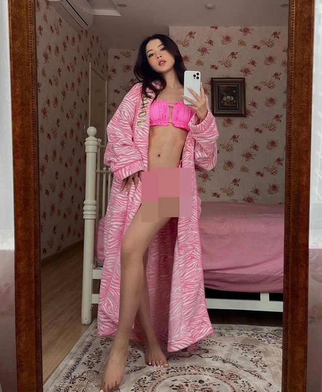 Địa điểm phòng ngủ được Chi Pu dùng để chụp ảnh gợi cảm thường xuyên nhất chính là căn phòng của chính cô tại căn hộ ở TPHCM.