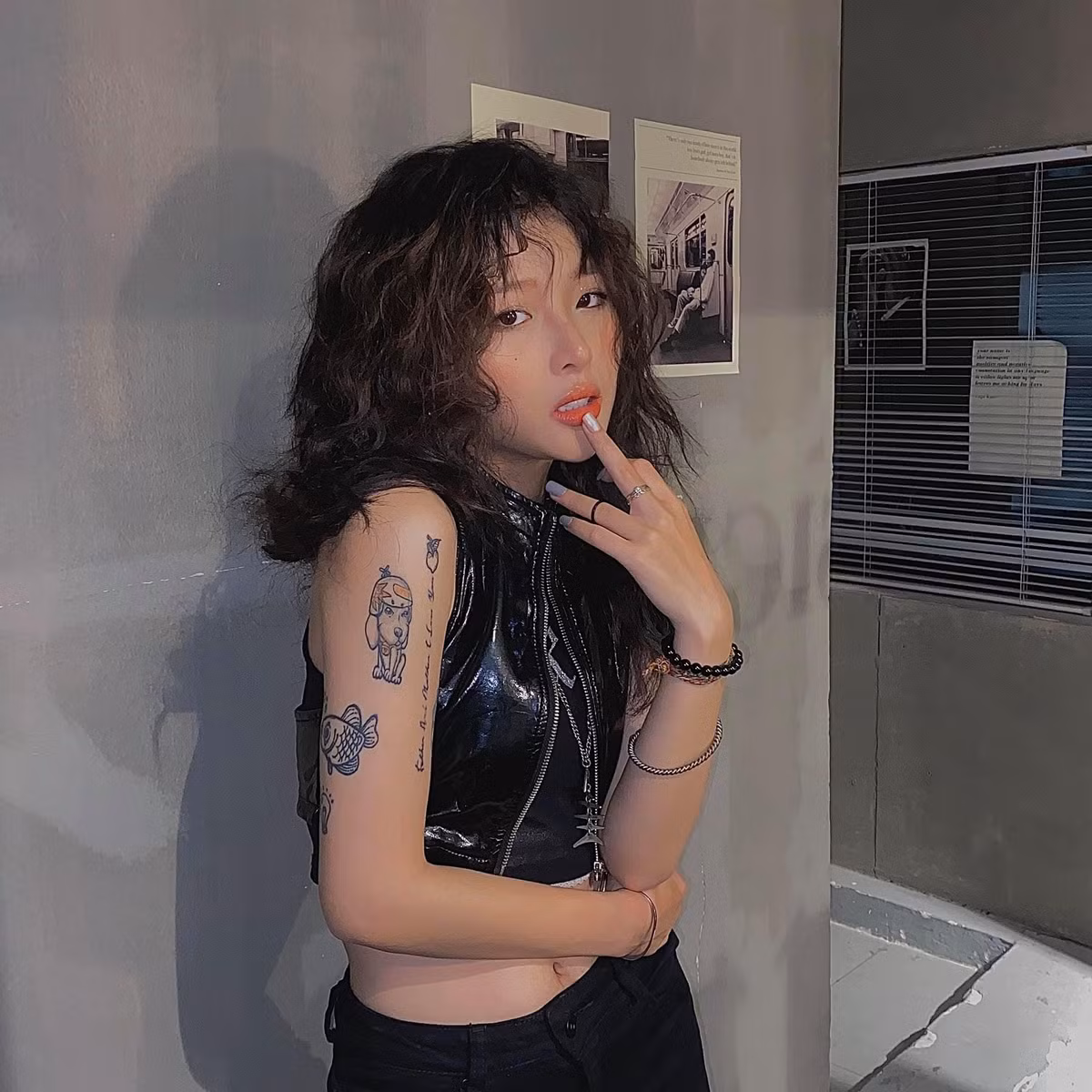 Lê Na sở hữu khuôn mặt xinh xắn, đáng yêu cùng phong cách thời trang ấn tượng, cá tính.