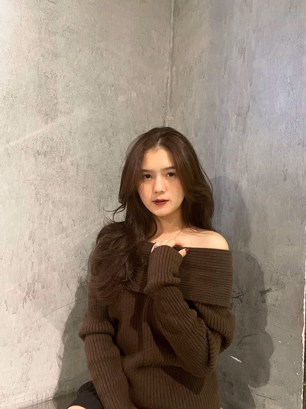 Với nhan sắc nổi bật, cô nàng từng được mời làm mẫu ảnh, quảng cáo sản phẩm làm đẹp. Thậm chí cô còn thử sức với kinh doanh online.