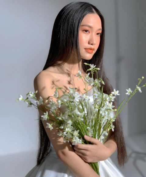 Từ sau khi trở thành "bạn gái tin đồn" Đoàn Văn Hậu, người đẹp 2001 luôn là tâm điểm chú ý của người hâm mộ bóng đá cũng như cộng đồng mạng.