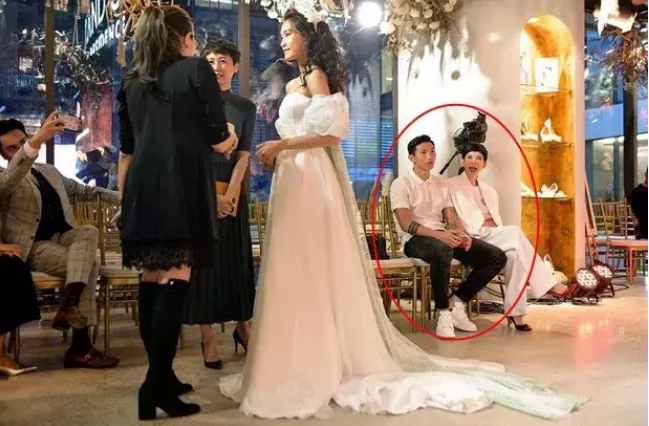 Trước đó, Đoàn Văn Hậu từng có thời gian hẹn hò với hot girl Hoàng Anh Ốc. Sau khi rộ lên tin đồn Doãn Hải My và Văn Hậu hẹn hò nên nhiều người cho rằng Hải My là "trà xanh".