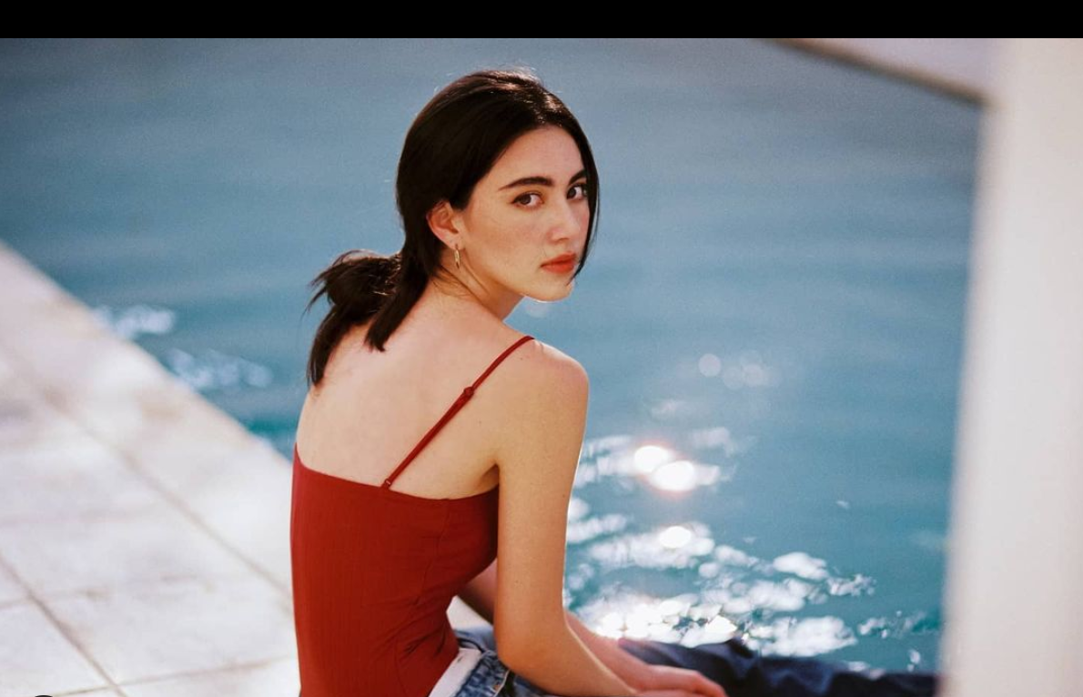 Với chiều cao 175cm và dáng vóc nóng bỏng, "ma nữ đẹp nhất Thái Lan" thực sự là một mỹ nhân "vạn người mê" của cộng đồng mạng Châu Á.