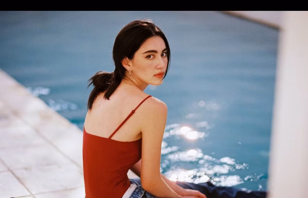 Với chiều cao 175cm và dáng vóc nóng bỏng, "ma nữ đẹp nhất Thái Lan" thực sự là một mỹ nhân "vạn người mê" của cộng đồng mạng Châu Á.