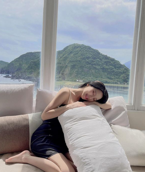 Vẻ đẹp nhẹ nhàng của cô nhiều lần khiến mọi người lầm tưởng cô là hot girl Hàn Quốc, bởi phong cách rất giống các nữ thần tượng ở xứ sở kim chi.