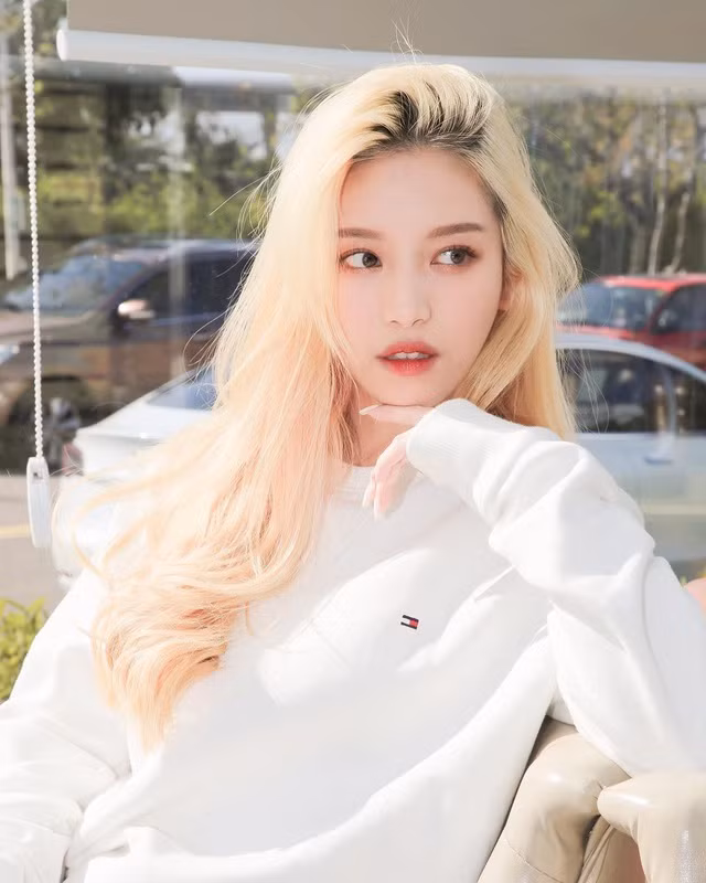 Vóc dáng "hạt tiêu" nhưng nhờ cách phối đồ đa dạng, cô nàng luôn được khen ngợi là "chất".