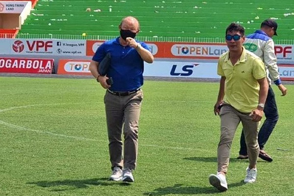 Tuyen Viet Nam chot ‘quan xanh’ giao huu truoc khi di UAE