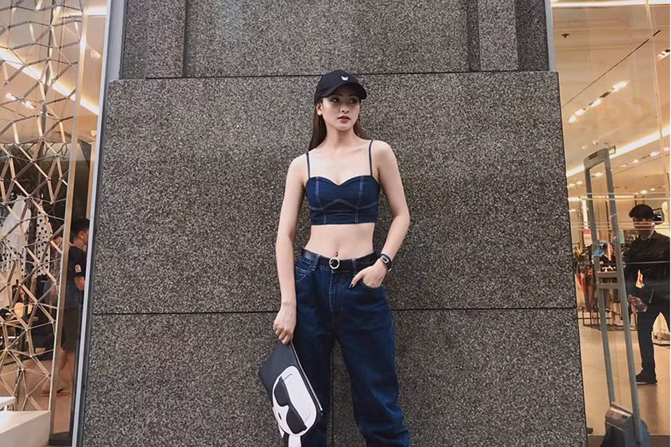 Theo đó người này ngỏ lời mời Huyền Trang tham gia vào một show ăn uống với giá khủng. Tuy nhiên bữa tiệc không chỉ dừng lại ở một bữa tiệc mà còn có nhiều vấn đề xoay quanh đó.