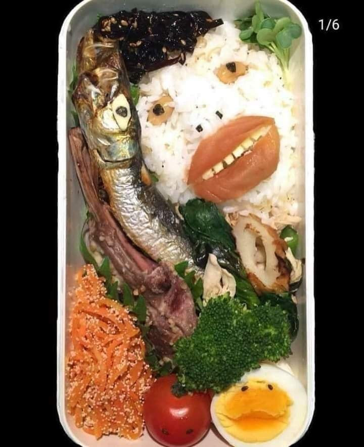 Nhiều bình luận cho rằng người nhận hộp cơm chắc sẽ không khỏi bàng hoàng khi mở ra ăn trưa bởi độ kinh dị của nó.