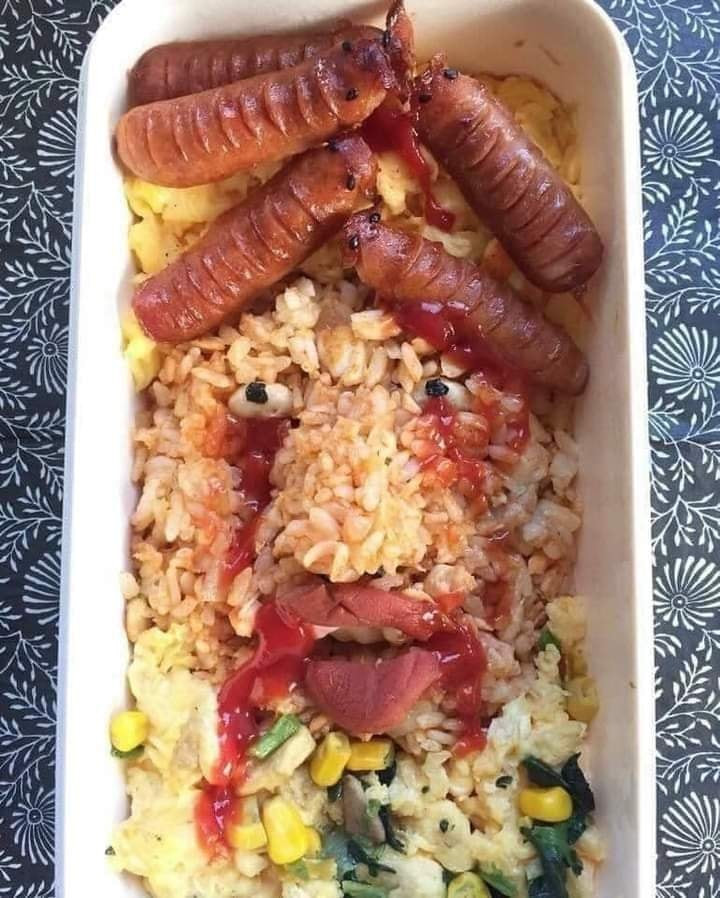 Đa số các khuôn mặt trong những hộp cơm trưa này đều rất... ám ảnh người xem.