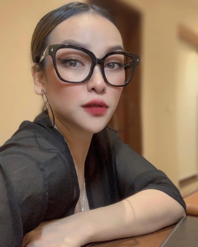 Đây có thể xem là lần đầu tiên mẹ rich kid Joyce Phạm xuất hiện trên MXH sau ồn ào ly hôn Minh Nhựa.