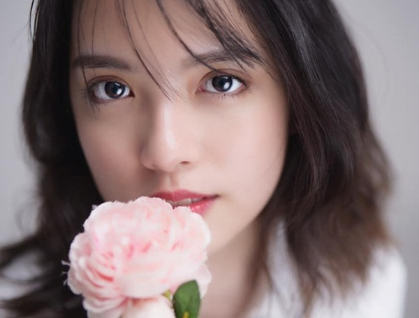 Trong thời gian là du học sinh tại Hà Lan, Mẫn Nhi tích cực tham gia nhiều hoạt động, trở thành gương mặt nổi trội trong cộng đồng giới trẻ.