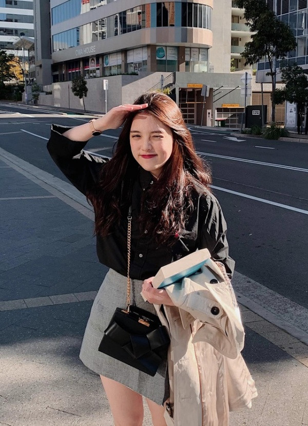 Vào cuối năm 2019, nữ sinh này nhận được tin vui khi chinh phục liên tiếp 5 học bổng giá trị ở các trường đại học tại Australia gồm: Western Sydney, Wollongong, Macquarie và Monash.