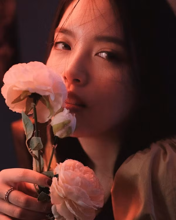 Bên cạnh thời gian dành cho việc học, gái xinh Hà thành còn tự lập một kênh YouTube riêng cho mình với mong muốn khám phá bản thân.