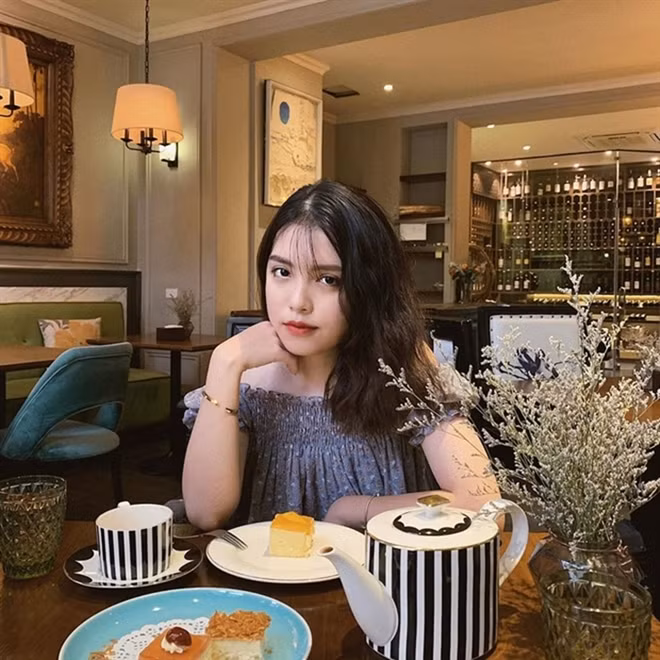 Việc sở hữu các đường nét khuôn mặt giống "Tây" nên Mẫn Nhi thường bị nhầm là con lai mặc dù cô bạn có cả bố và mẹ đều là người Việt Nam.