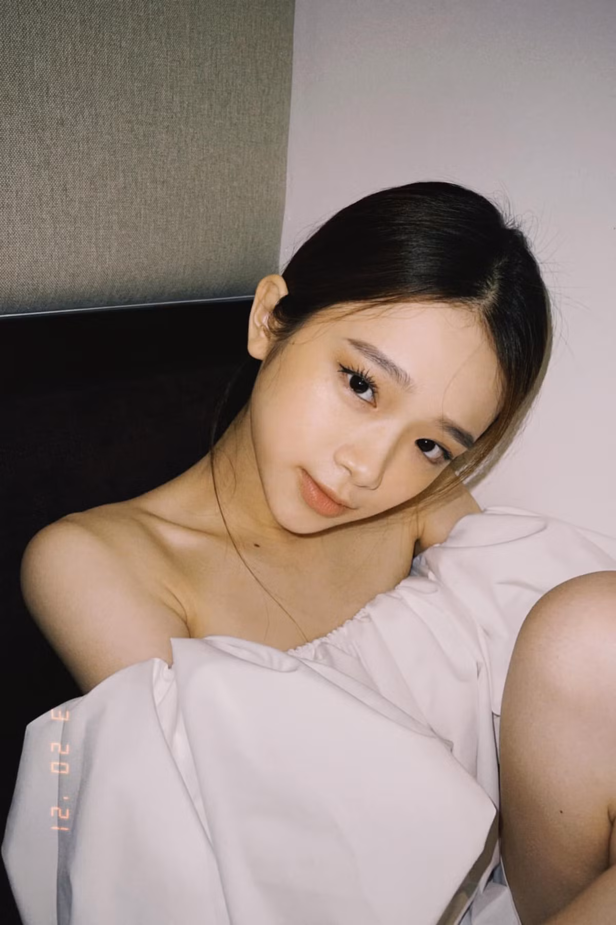 Sở hữu ngoại hình xinh xắn, Linh Ka được biết đến là một trong những hotteen 10X nổi tiếng trong giới trẻ Hà thành.