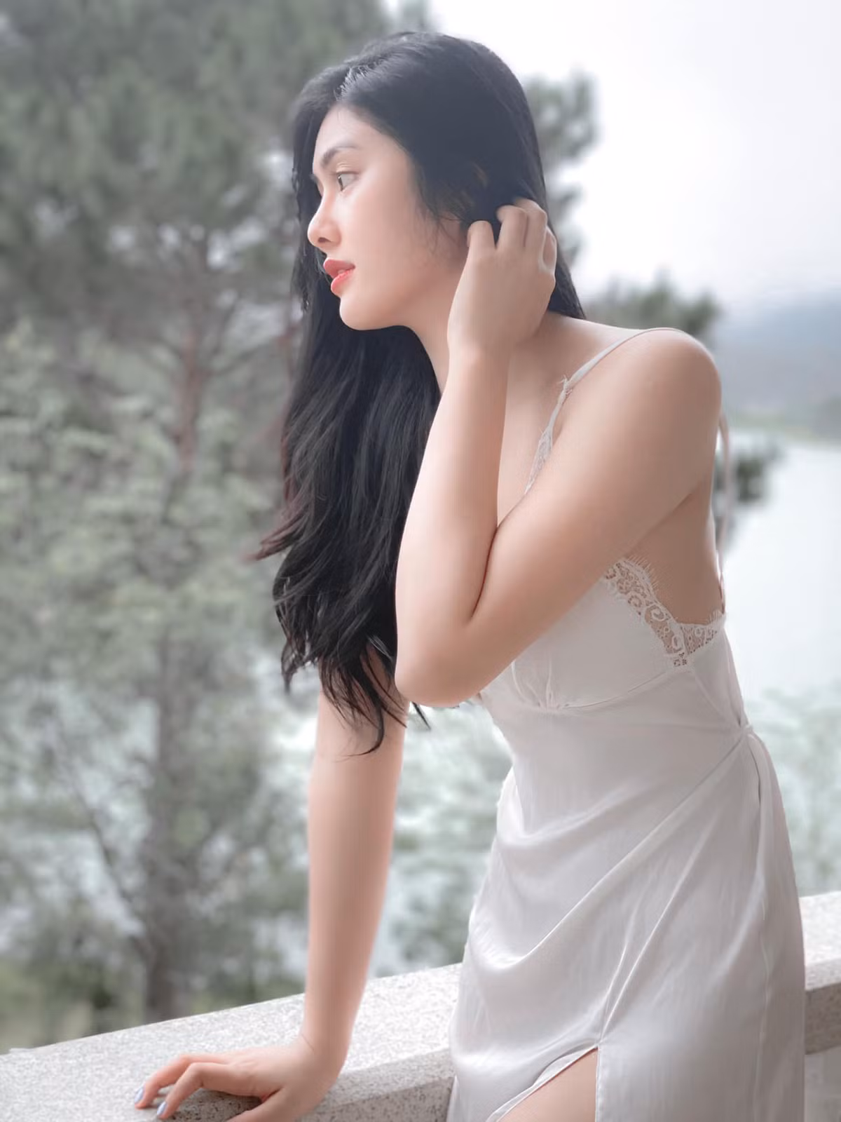 Hiện tại, ở tuổi 26, Huỳnh Tiên đang có một cuộc sống nhiều người mơ ước và thành công trên con đường nghệ thuật mình theo đuổi.