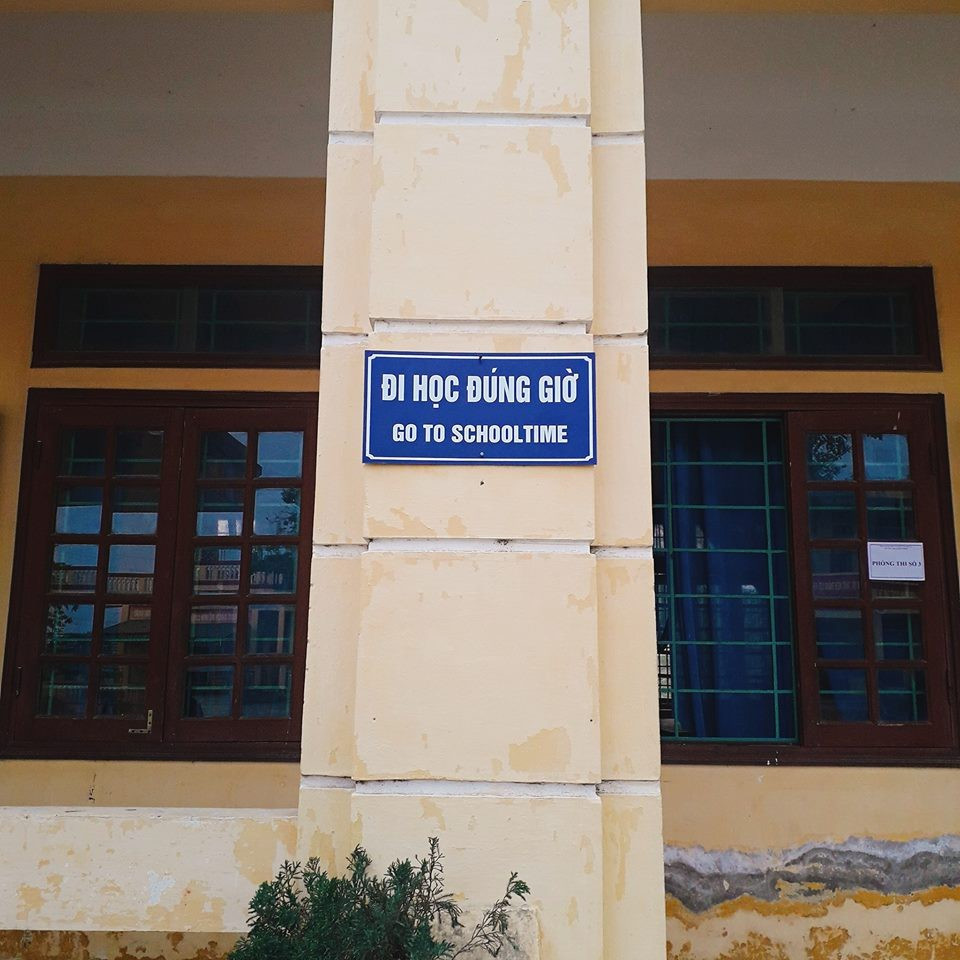 Tương tự như thế đây cũng là trường hợp làm việc khá máy móc theo quy tắc "word by word". Ảnh: Facebook