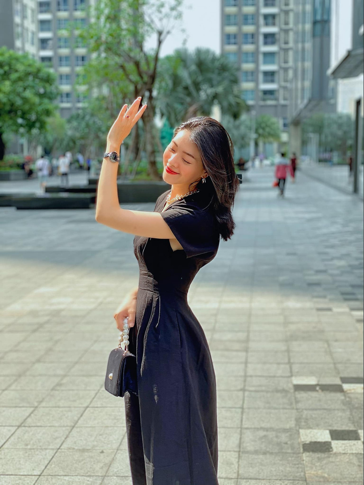 Cận cảnh nhan sắc của "nàng thơ" trong MV mới, người hâm mộ dành lời khen ngợi cho cô gái và hy vọng Hy An sẽ thành công hơn nữa trong tương lai. Ảnh: Tổng hợp