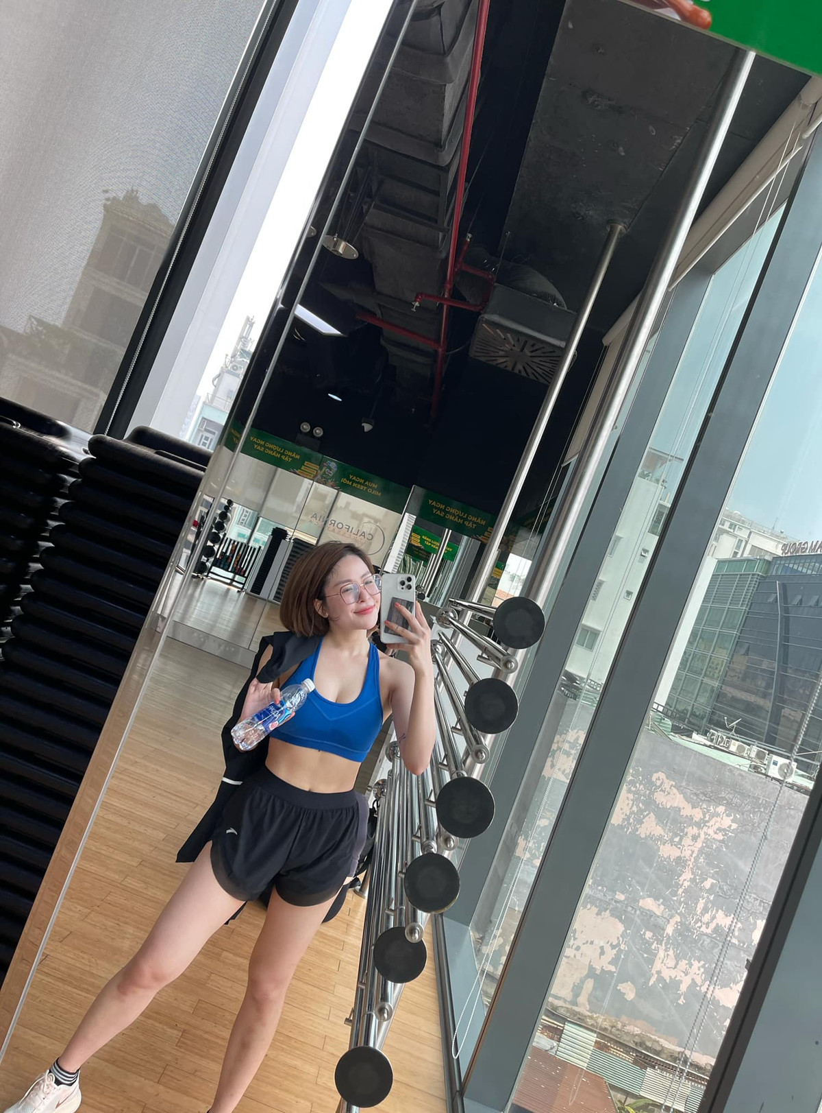 Không chỉ thế, để rút ngắn quá trình giảm cân, người đẹp đã từng mạnh tay chi hơn 100 triệu đồng để hút mỡ.