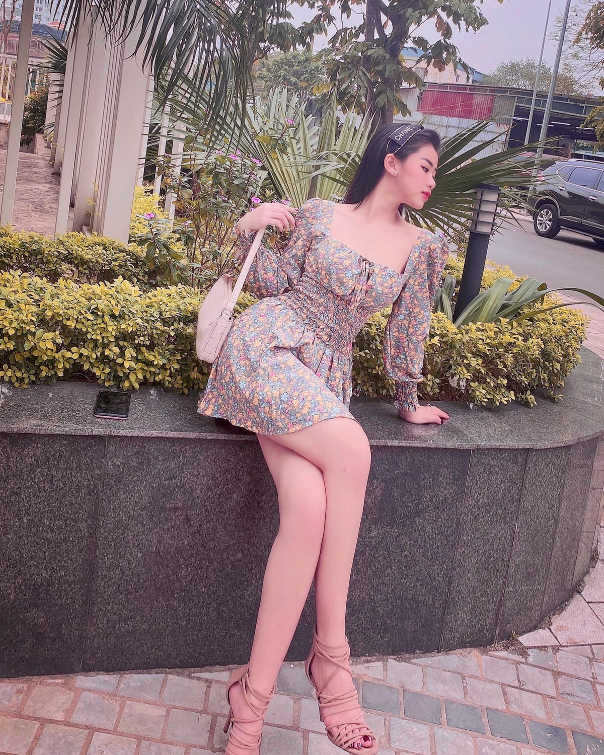 Ngọc Mai được khen ngợi sở hữu gương mặt "ăn hình", lối dẫn thông minh, hoạt ngôn.