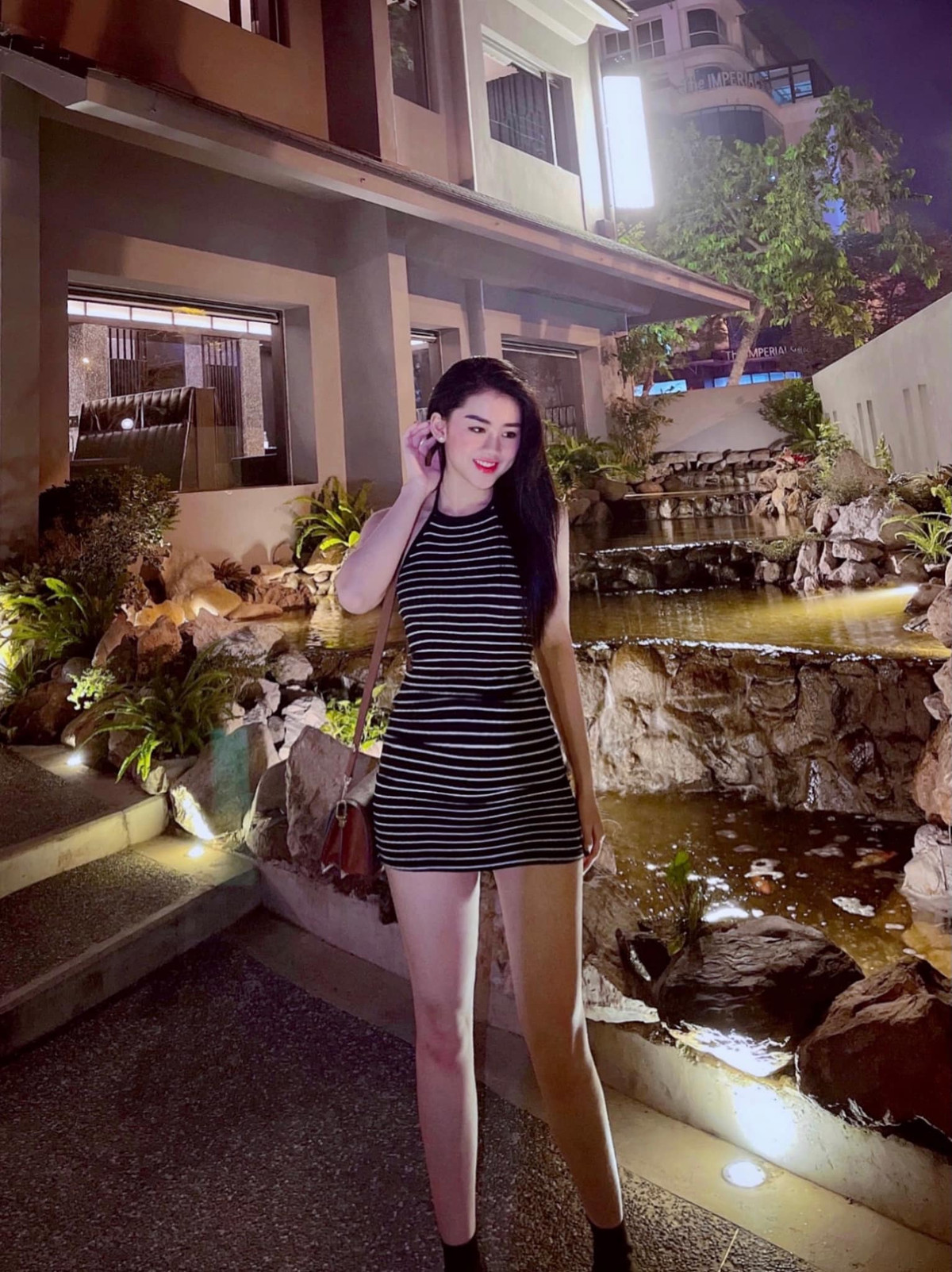 Với vóc dáng cao ráo, thon gọn nên Ngọc Mai không ngần ngại trưng diện những trang phục ôm sát cơ thể.