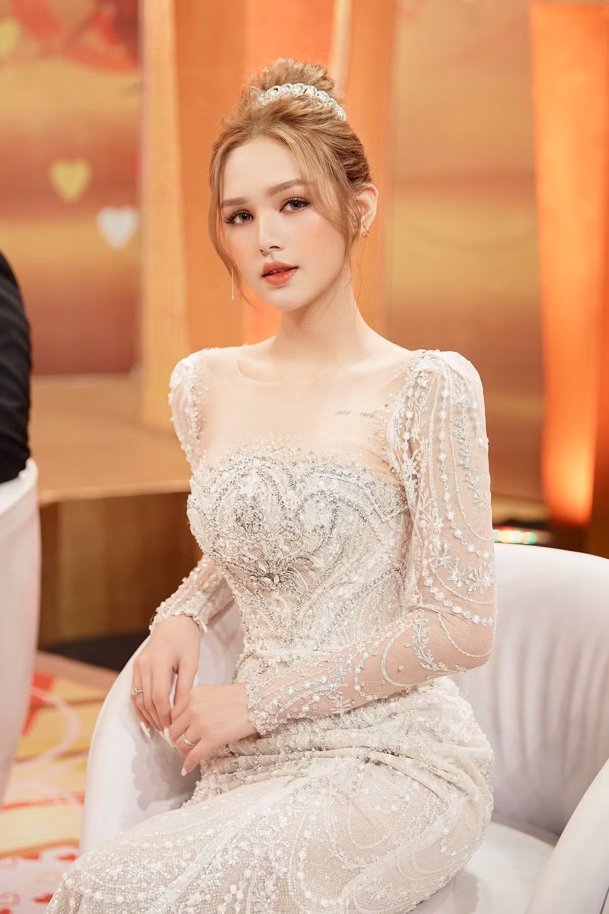 Len song truyen hinh, vo streamer giau nhat Viet Nam bi soi sac voc