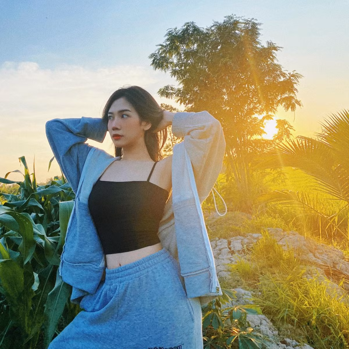 Cô nàng 26 tuổi này là một trong những hot girl đời đầu thu hút đông đảo sự quan tâm của giới trẻ. Ảnh: FBNV