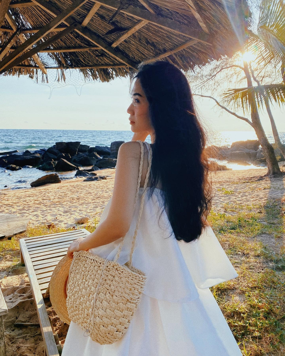 Điểm nhấn đặc biệt trên cơ thể của Chù chính là đôi chân dài, vòng eo thon gọn, đặc biệt là vòng 3 cuốn hút.