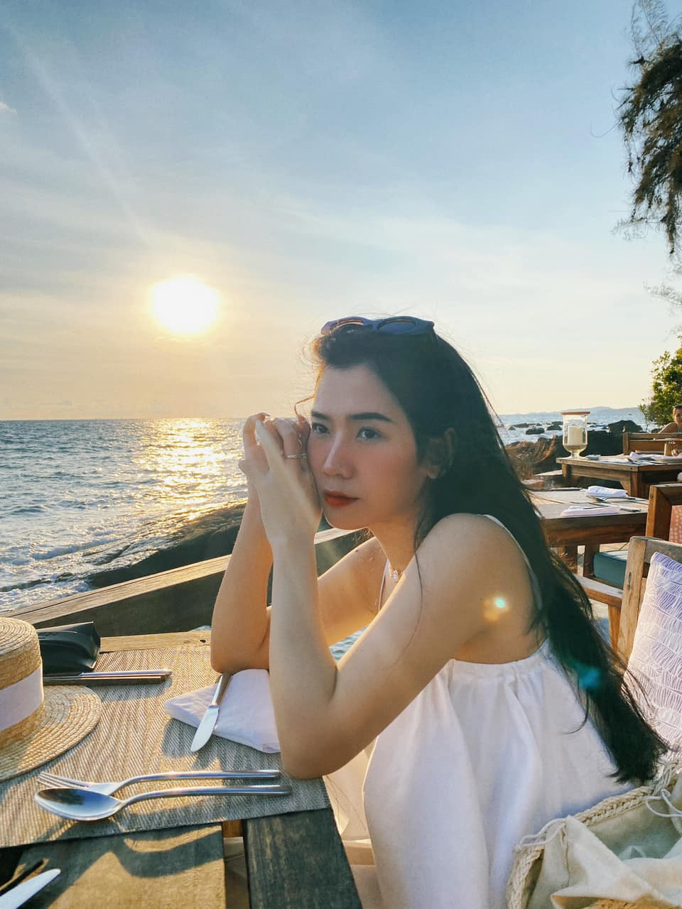 Bộ ảnh tuy mờ ảo nhưng không hề làm lu mờ đi nhan sắc của nàng hot girl Sài Thành.