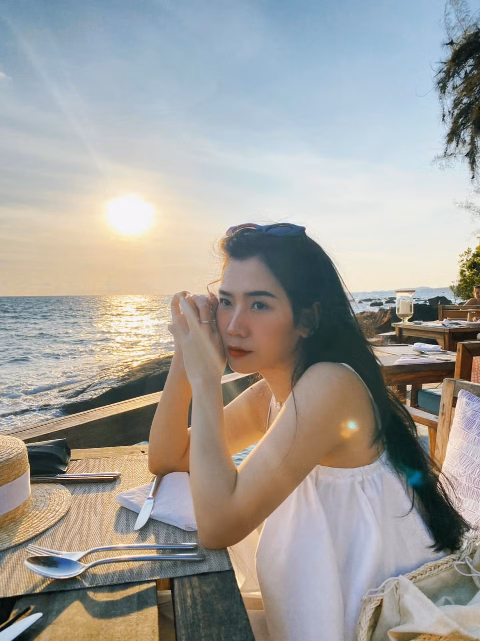 Bộ ảnh tuy mờ ảo nhưng không hề làm lu mờ đi nhan sắc của nàng hot girl Sài Thành.